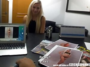 Babe potelée aux seins énormes a des film x gratuit pornovore relations sexuelles avec un mec gonflé et sourit